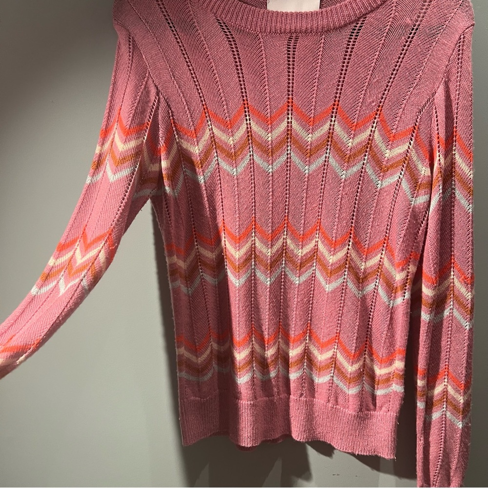 Heartloom Sweater with “retro inspired chevron pattern” - size large